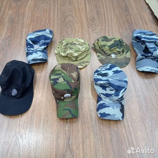 Камуфлированные кепки