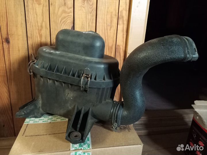 Корпус воздушного фильтра Hyundai Starex H-1