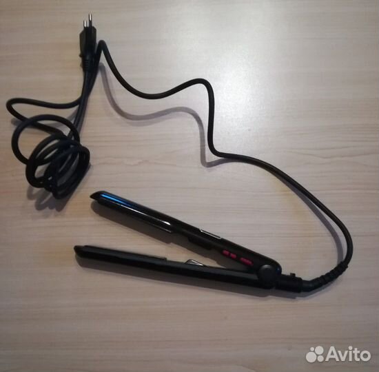 Выпрямитель (утюжок) для волос