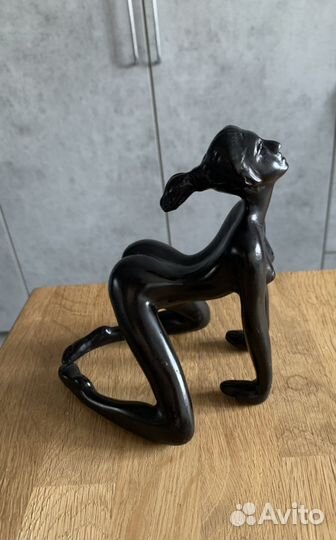 Статуэтка девушки из Таиланда