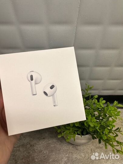 Новые Apple AirPods 3 with Lightning Charging Case