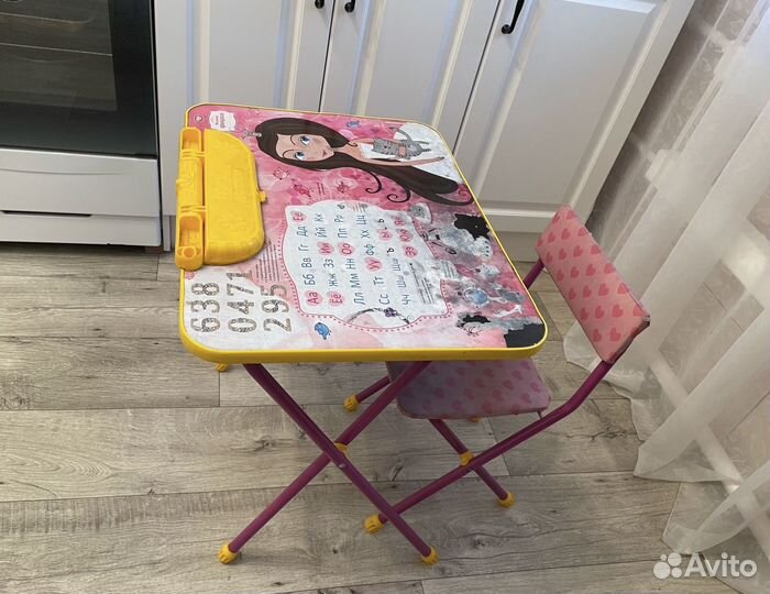 Детский стол и стул для девочки