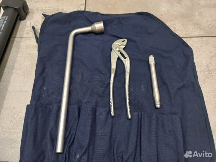 Бортовой инструмент + домкрат Mercedes C200 W202