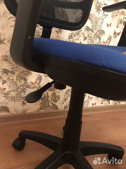 Компьютерное кресло