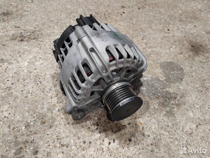 Генератор Skoda Octavia 3 (A7) 2016 03L903023J
