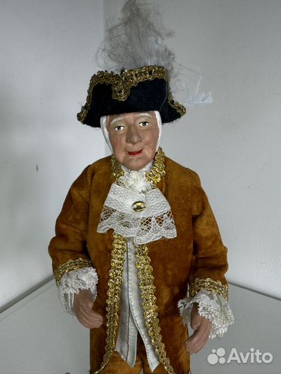 Старинные статуэтки