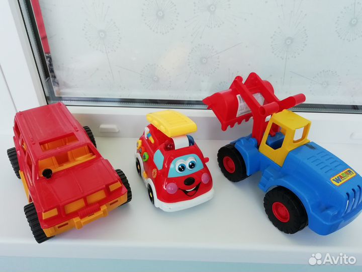 Детские игрушки машины пакетом
