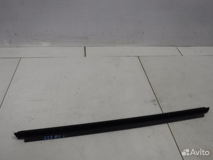 Уплотнитель стекла двери Volkswagen Passat B5+