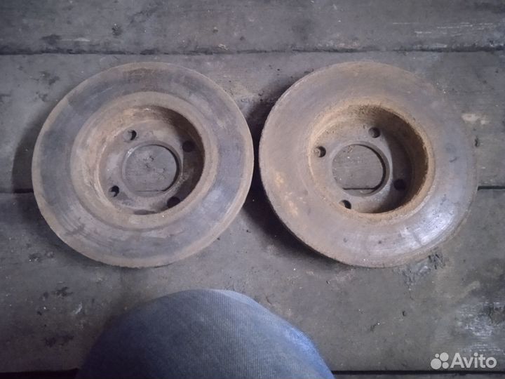 Запчасти на audi 80