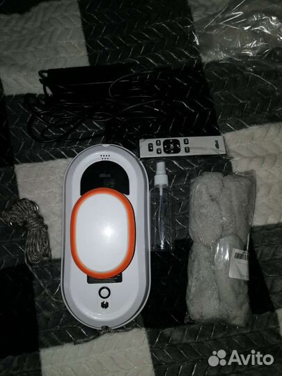 Робот-мойщик окон dBot W100 белый