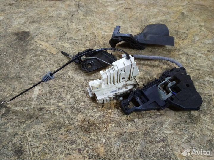 Замок двери передний правый Mercedes Benz Ml W164