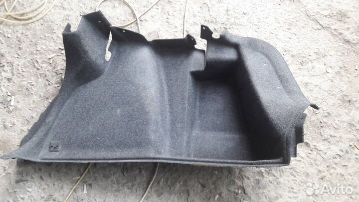 Обшивка отсека багажника правая нижняя Volkswagen