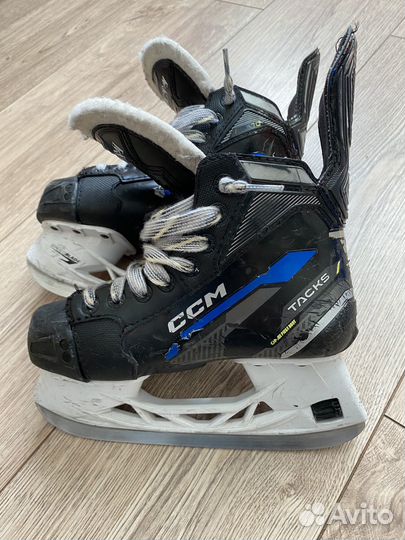 Хоккейные коньки CCM