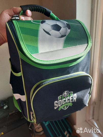 Школьный рюкзак (ранец)