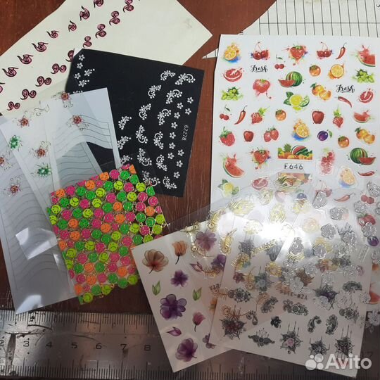 Набор для маникюра, лампа, гели, штампы