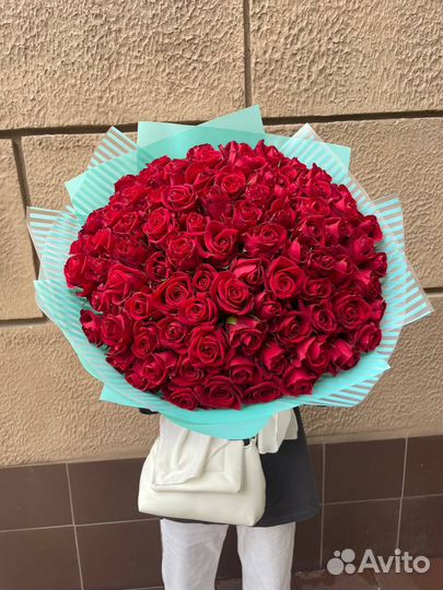 Букет роз с доставкой. 101 роза с доставкой