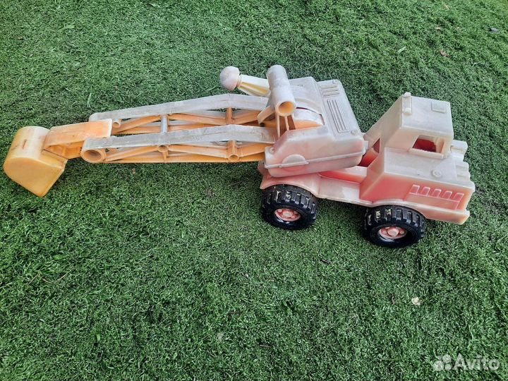 Игрушка экскаватор СССР