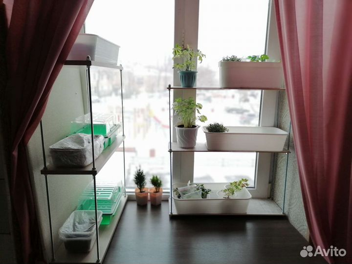 Полочки для цветов