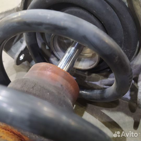 Стойка передняя audi A4 B7