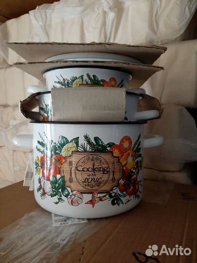 Набор эмалированных кастрюль