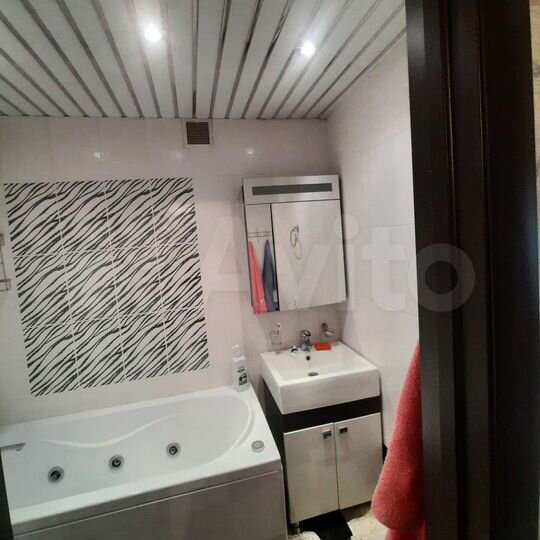 2-к. квартира, 60 м², 3/5 эт.