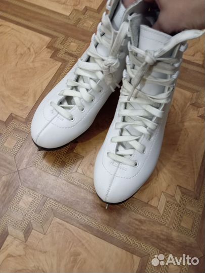 Коньки фигурные 37