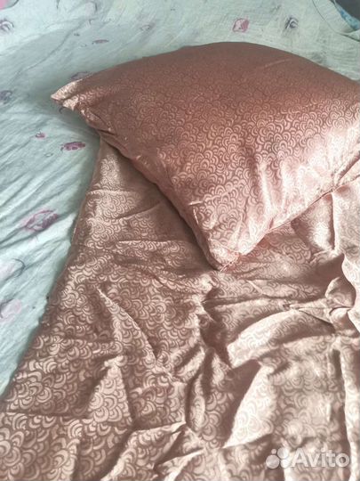 Постельное белье шелковое (атласное)