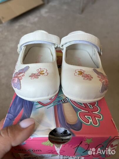 Туфли для девочки новые