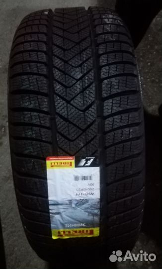 Pirelli Winter Sottozero 3 245/40 R20 99W