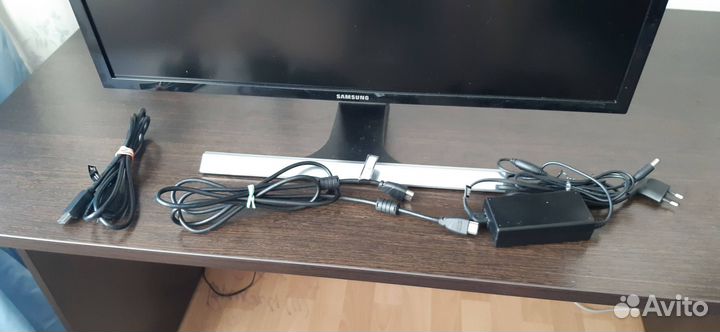 Монитор Samsung 28