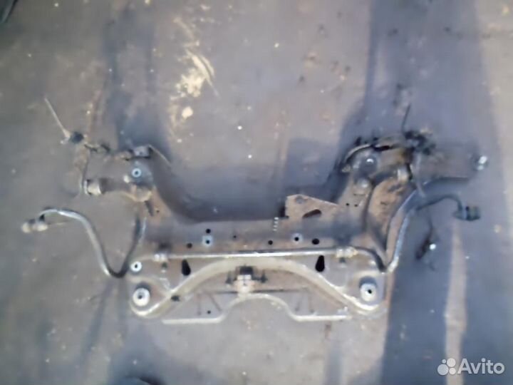 Балка передняя/подрамник Renault Laguna