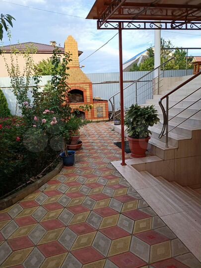 Дом 556 м² на участке 6 сот.