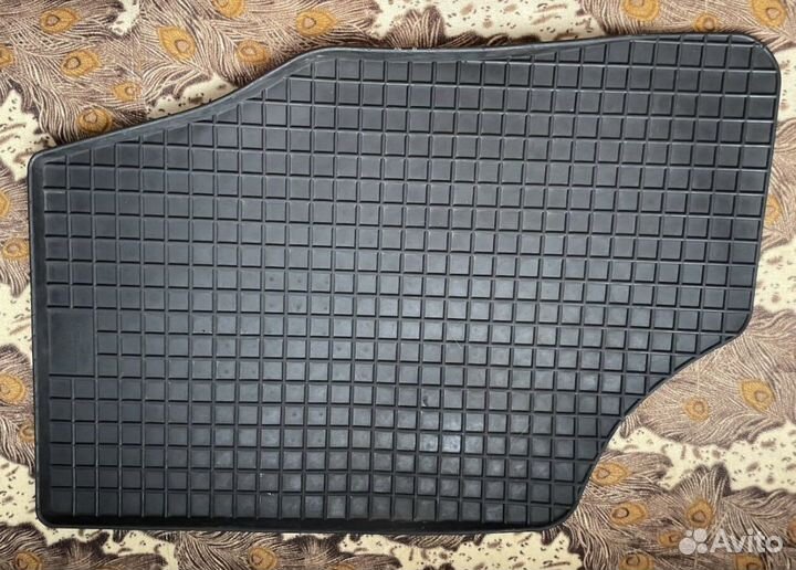 Автомобильные коврики резиновые