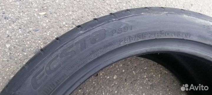 Kumho Ecsta PS91 275/35 R20 и 285/35 R20 104Y