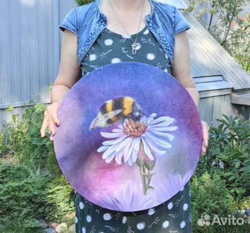 Картина маслом на холсте шмель на цветке