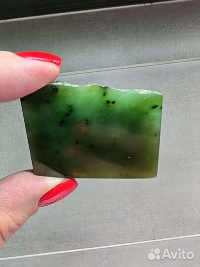 Натуральныет камни нефрит,кохалонг, гагат, др