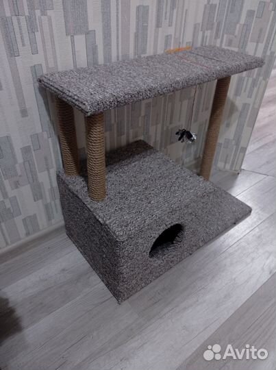 Домик для кошки с когтеточкой и дом