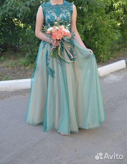 Вечернее платье