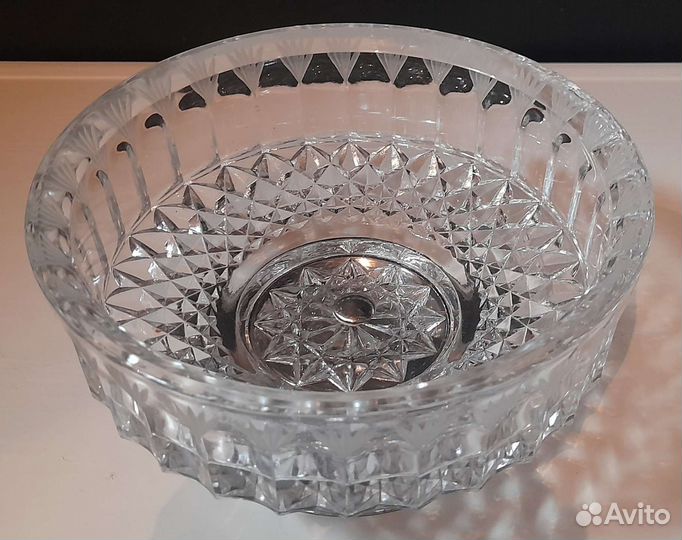 Винтажная ваза на ножке