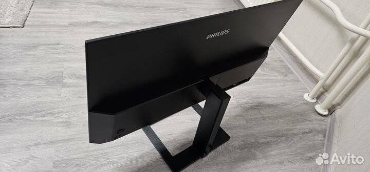 Монитор Philips 27