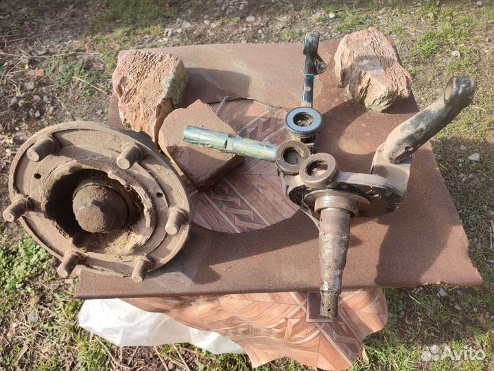 Цапфа левая газ 52, 53, кавз