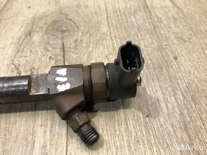 Форсунка топливная Opel Zafira C 2.0 A20DT 2012