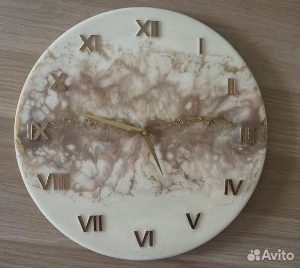 Часы настенные из эпоксидной смолы