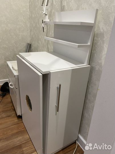 Маникюрный стол складной