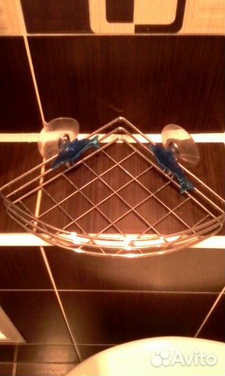 Угловая новая полочка для ванной комнаты