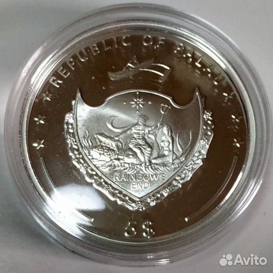 Серебряные монеты в футярах