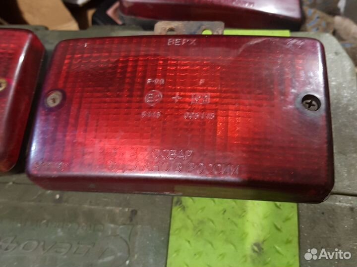 Задний стоп сигнал фонарь