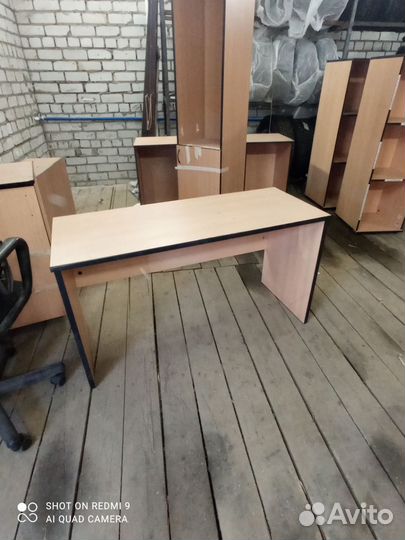 Стол приставной