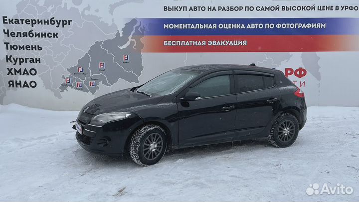 Усилитель переднего бампера Renault Megane 3 752100087R