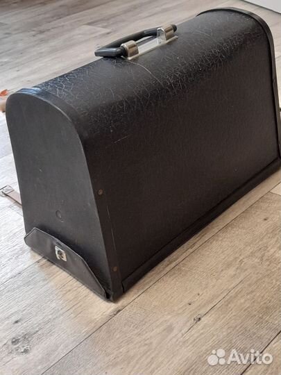 Швейная машинка электрическая б/у